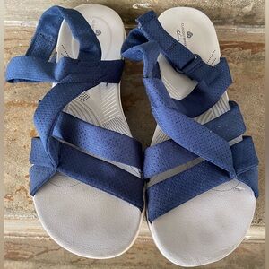 Clarks Cloudsteppers Arla sport sandal-navy blue